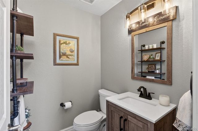 10060 Matthew Lane, Highlands Ranch, CO 80130