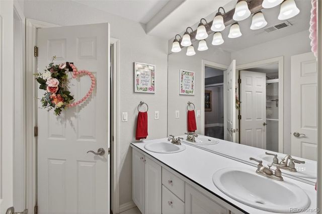 10060 Matthew Lane, Highlands Ranch, CO 80130