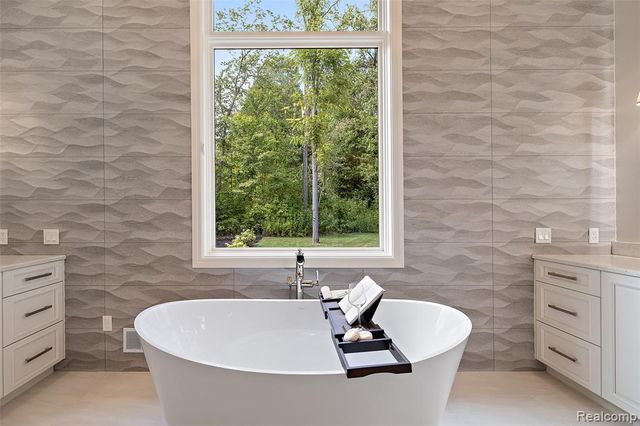 7901 7 Mile Road, Northville, MI 48167