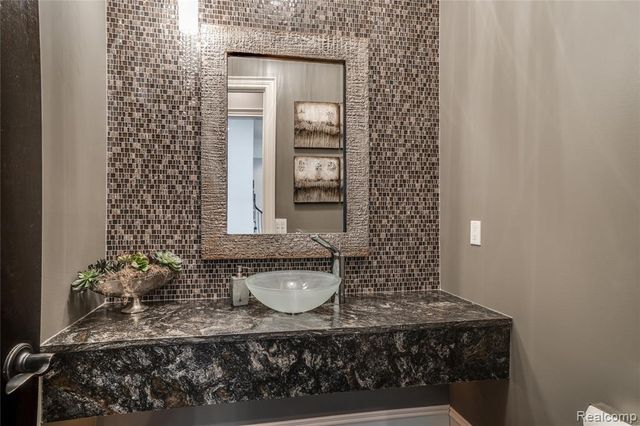 7901 7 Mile Road, Northville, MI 48167