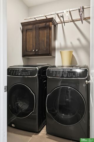 516 Sherwood Drive, Gretna, NE 68028