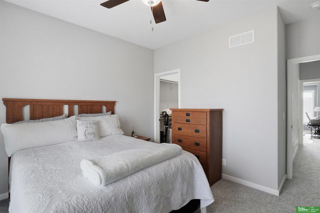 516 Sherwood Drive, Gretna, NE 68028