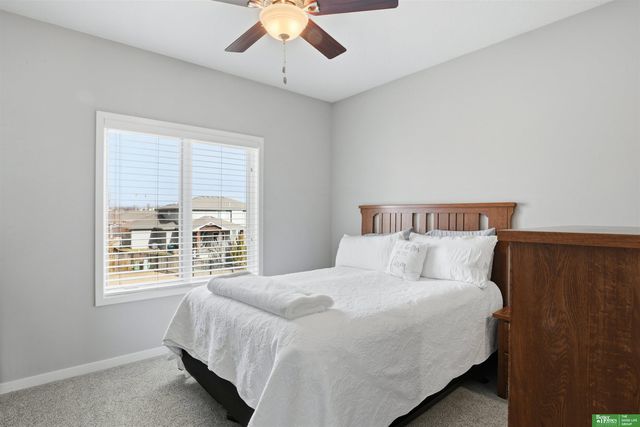 516 Sherwood Drive, Gretna, NE 68028