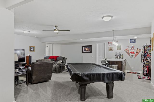 516 Sherwood Drive, Gretna, NE 68028