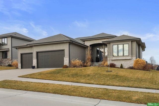 516 Sherwood Drive, Gretna, NE 68028