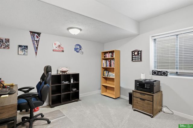 516 Sherwood Drive, Gretna, NE 68028