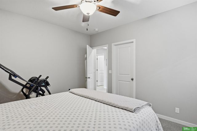 516 Sherwood Drive, Gretna, NE 68028