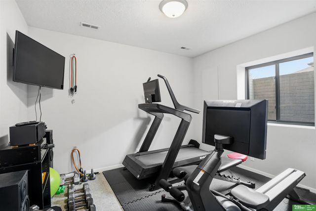 516 Sherwood Drive, Gretna, NE 68028