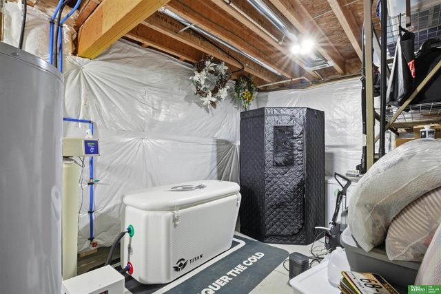 516 Sherwood Drive, Gretna, NE 68028