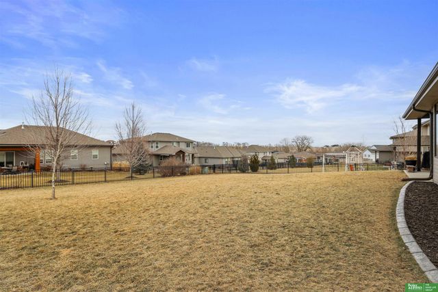 516 Sherwood Drive, Gretna, NE 68028