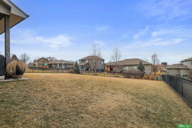 516 Sherwood Drive, Gretna, NE 68028