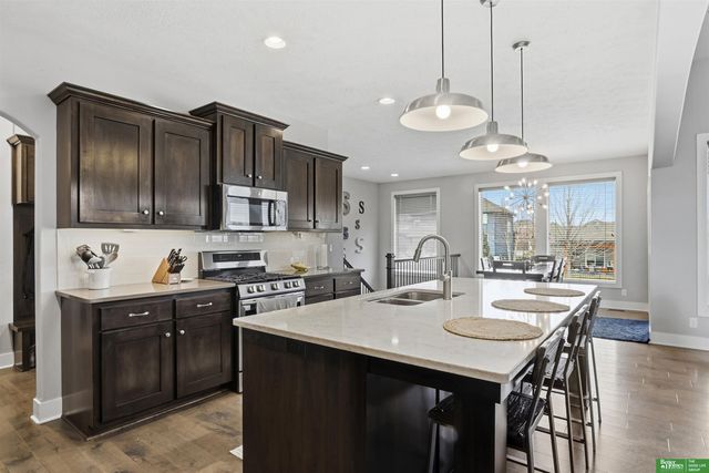 516 Sherwood Drive, Gretna, NE 68028