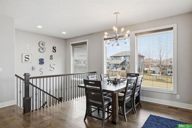 516 Sherwood Drive, Gretna, NE 68028