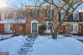 10355 GRANITE CREEK LN, Oakton, VA 22124