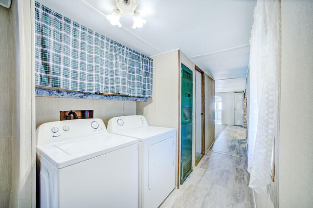 1112 Sir Henry Drive S, Ivanhoe, TX 75979