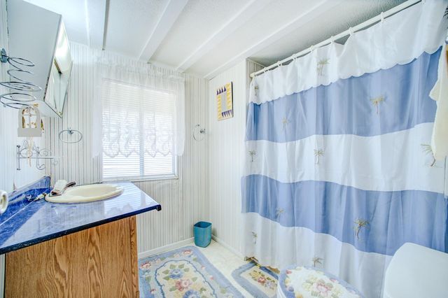 1112 Sir Henry Drive S, Ivanhoe, TX 75979