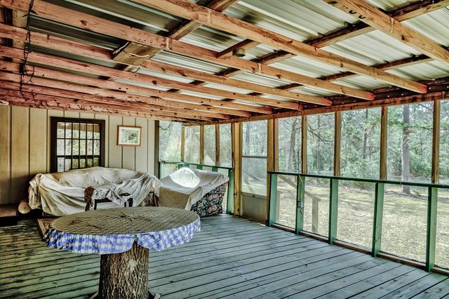 1112 Sir Henry Drive S, Ivanhoe, TX 75979