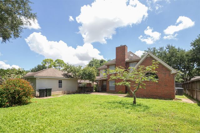 1711 S Medio River Circle, Sugar Land, TX 77478