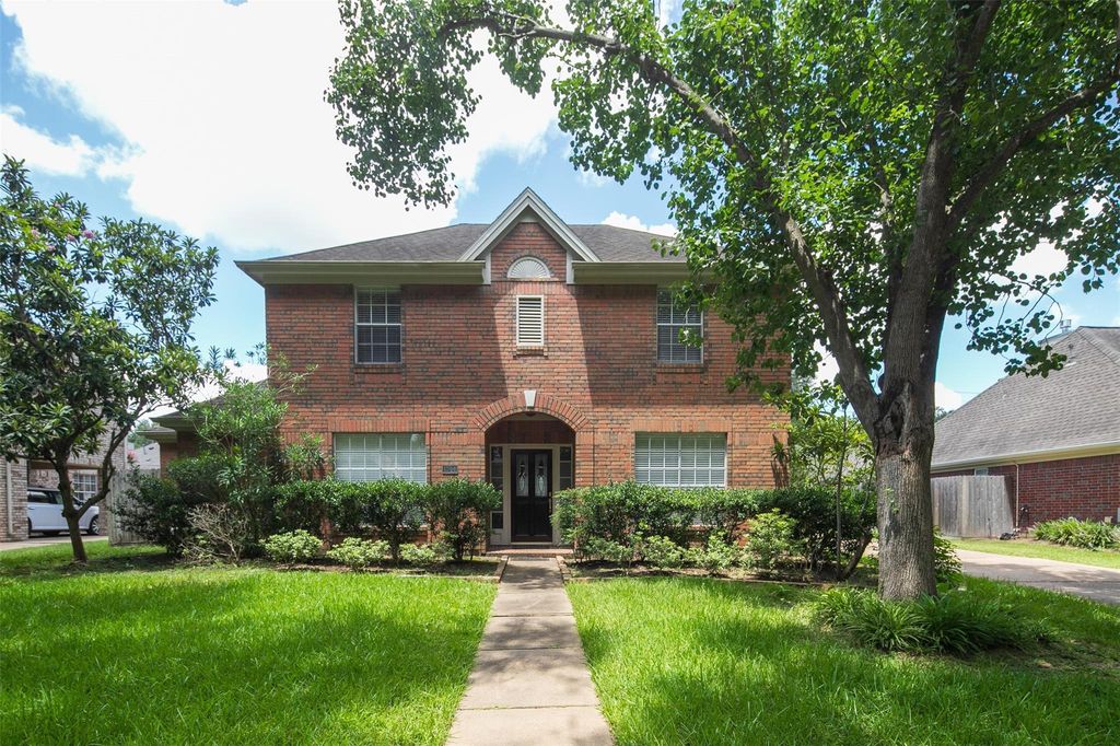 1711 S Medio River Circle, Sugar Land, TX 77478