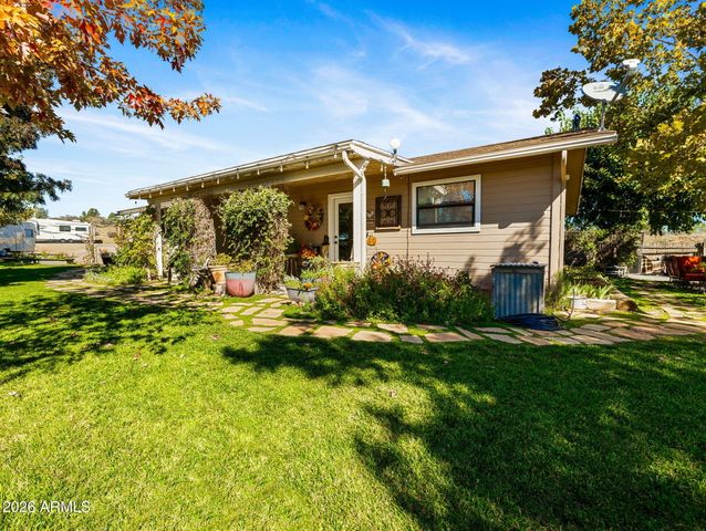 17827 S Tawny Lane, Peeples Valley, AZ 86332