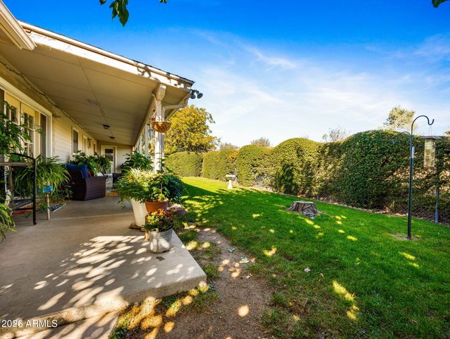 17827 S Tawny Lane, Peeples Valley, AZ 86332