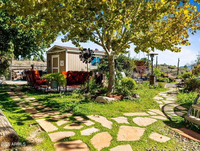 17827 S Tawny Lane, Peeples Valley, AZ 86332