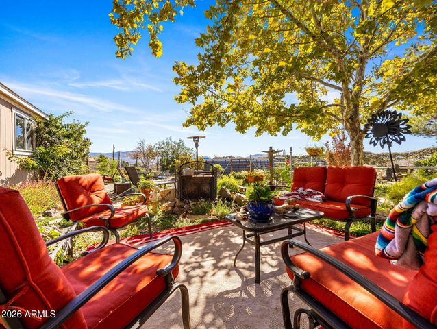 17827 S Tawny Lane, Peeples Valley, AZ 86332