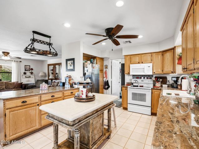 17827 S Tawny Lane, Peeples Valley, AZ 86332
