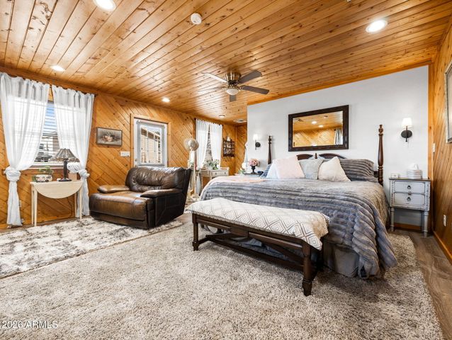 17827 S Tawny Lane, Peeples Valley, AZ 86332