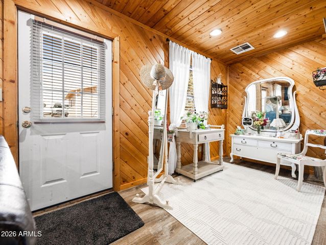 17827 S Tawny Lane, Peeples Valley, AZ 86332