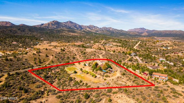 17827 S Tawny Lane, Peeples Valley, AZ 86332