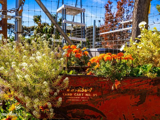 17827 S Tawny Lane, Peeples Valley, AZ 86332