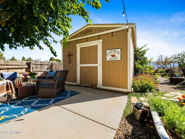 17827 S Tawny Lane, Peeples Valley, AZ 86332