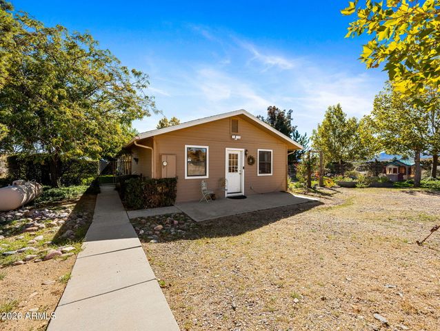17827 S Tawny Lane, Peeples Valley, AZ 86332