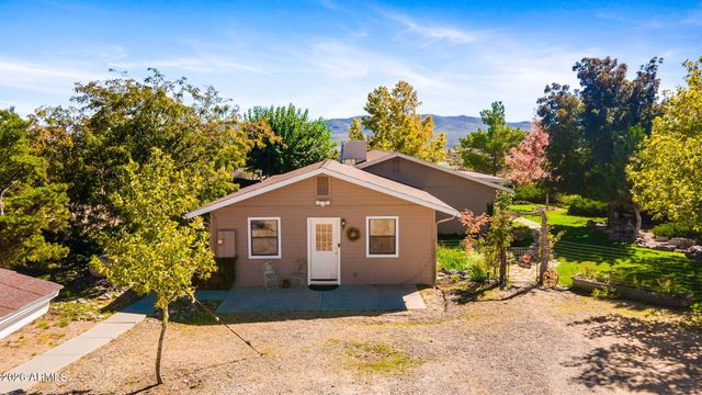 17827 S Tawny Lane, Peeples Valley, AZ 86332