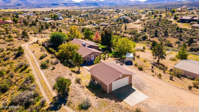 17827 S Tawny Lane, Peeples Valley, AZ 86332