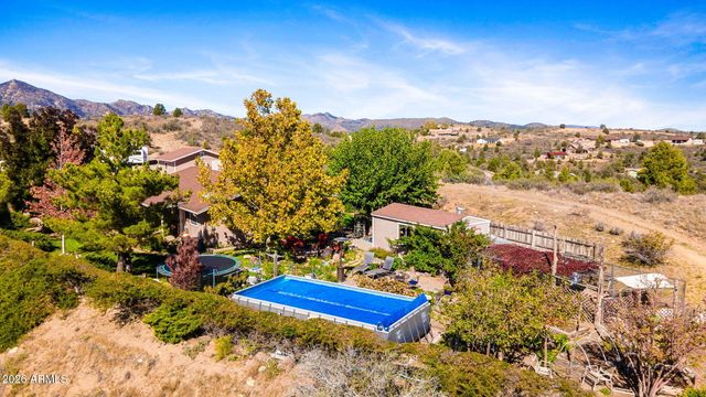 17827 S Tawny Lane, Peeples Valley, AZ 86332