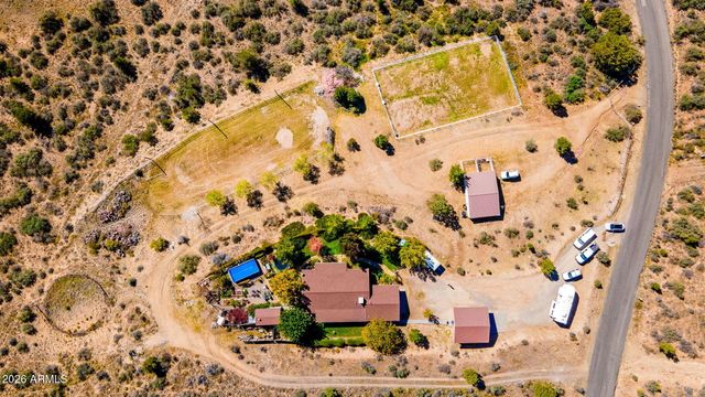 17827 S Tawny Lane, Peeples Valley, AZ 86332