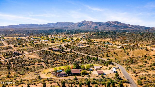 17827 S Tawny Lane, Peeples Valley, AZ 86332