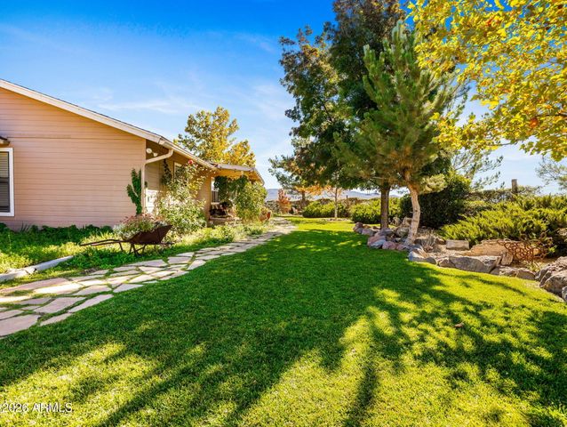 17827 S Tawny Lane, Peeples Valley, AZ 86332