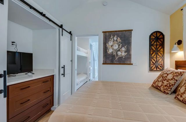 64 Hemlock Cv, Tracy City, TN 37387