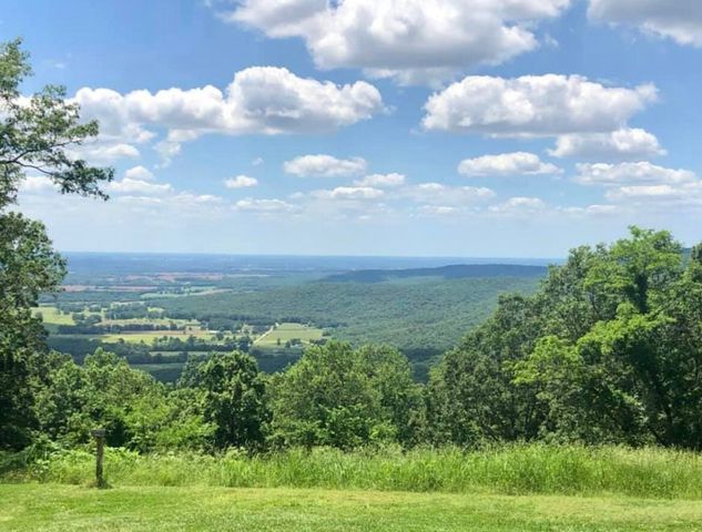 64 Hemlock Cv, Tracy City, TN 37387