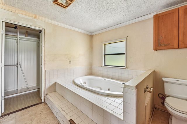1111 Silent Valley RD, Lockhart, TX 78644