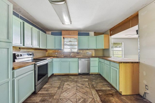 1111 Silent Valley RD, Lockhart, TX 78644