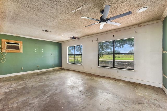 1111 Silent Valley RD, Lockhart, TX 78644