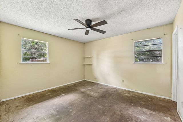 1111 Silent Valley RD, Lockhart, TX 78644