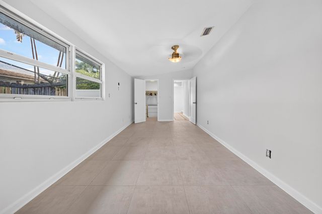 1605 NE 16th Avenue, Fort Lauderdale, FL 33305