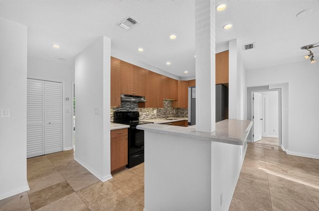 1605 NE 16th Avenue, Fort Lauderdale, FL 33305