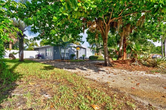 1605 NE 16th Avenue, Fort Lauderdale, FL 33305
