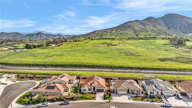 35140 Tavel St, Winchester, CA 92596